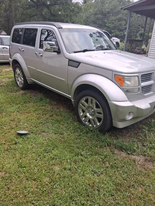 2011 Dodge Nitro - Image 2 of 5
