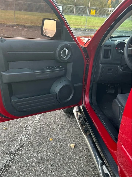 2011 Dodge Nitro - Image 10 of 15