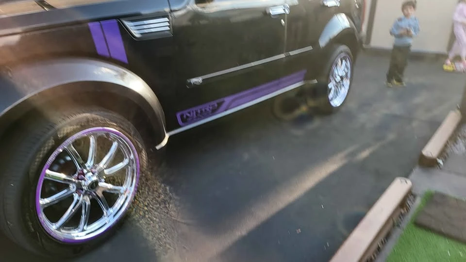 2011 Dodge Nitro - Image 2 of 8