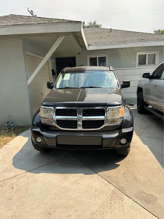 2011 Dodge Nitro - Image 2 of 4