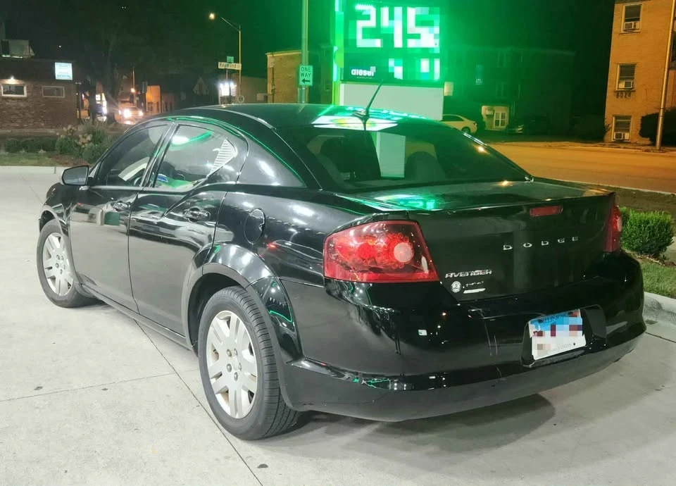 2011 Dodge Avenger Sedan - Image 2 of 10