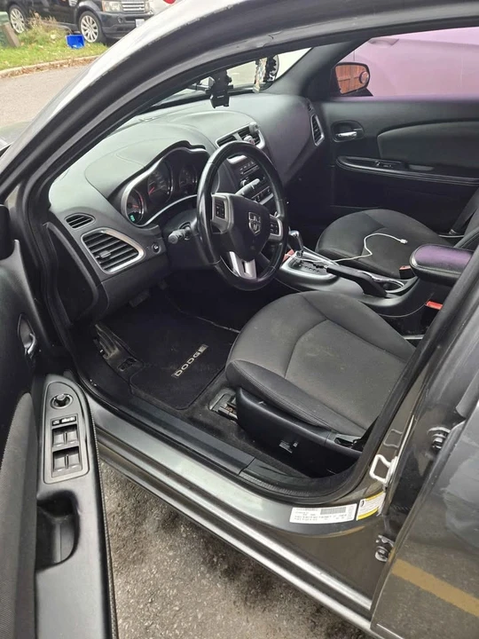 2011 Dodge Avenger Sedan - Image 3 of 5