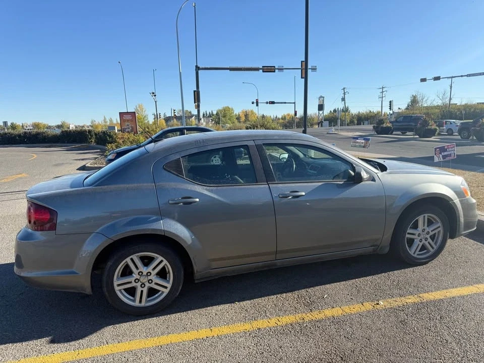 2011 Dodge Avenger Sedan - Image 3 of 5