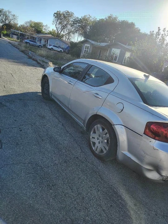 2011 Dodge Avenger Sedan - Image 3 of 5