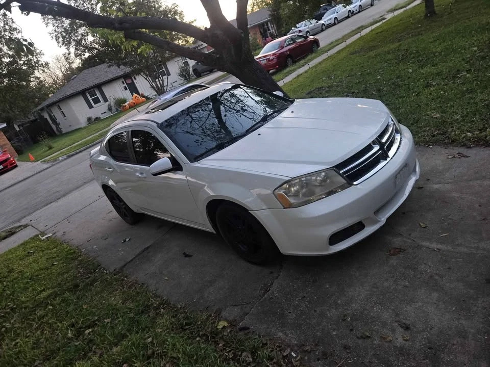 2011 Dodge Avenger Sedan - Image 3 of 3