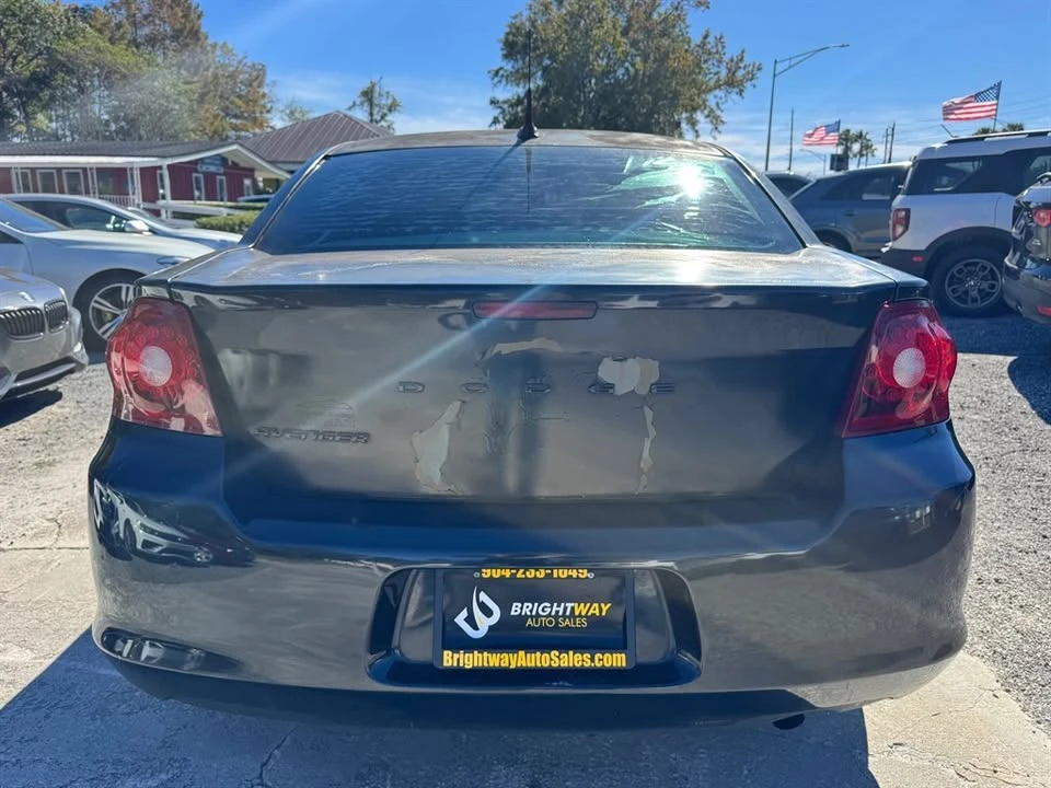 2011 Dodge Avenger Sedan - Image 5 of 10