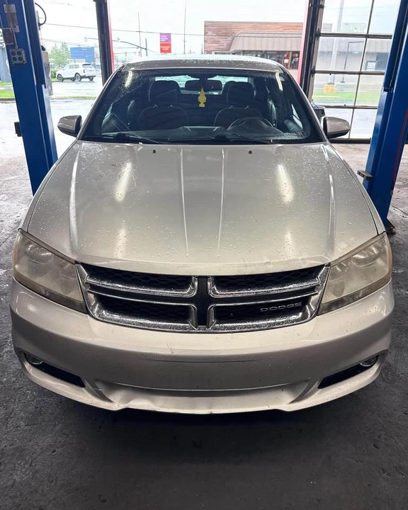 2011 Dodge Avenger Sedan - Image 7 of 10