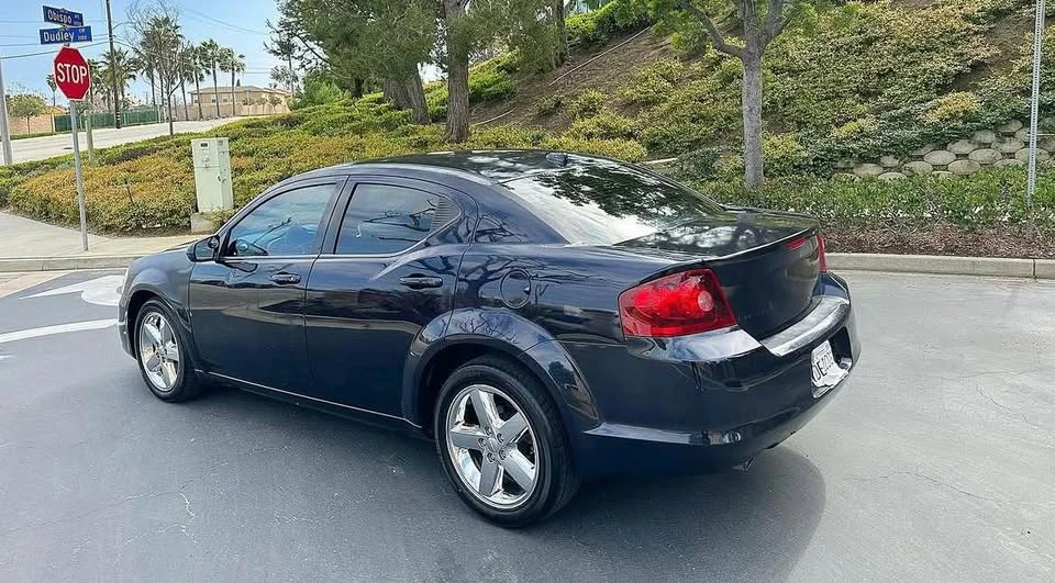 2011 Dodge Avenger Sedan - Image 2 of 5