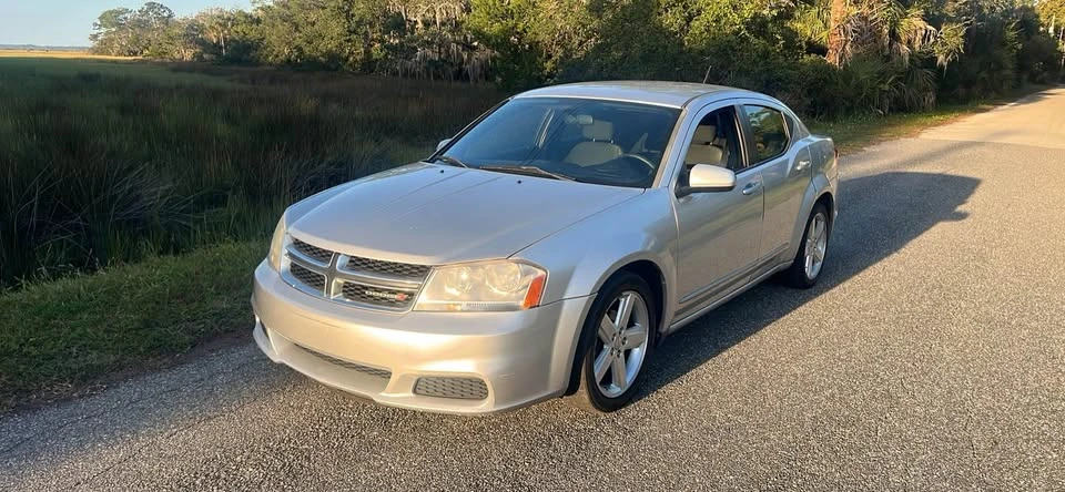 2011 Dodge Avenger Sedan - Image 11 of 13