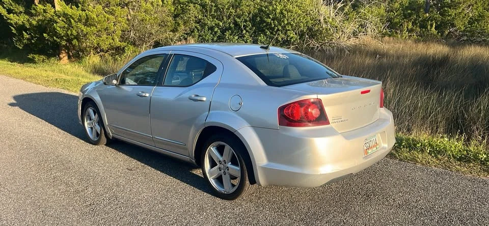 2011 Dodge Avenger Sedan - Image 2 of 13