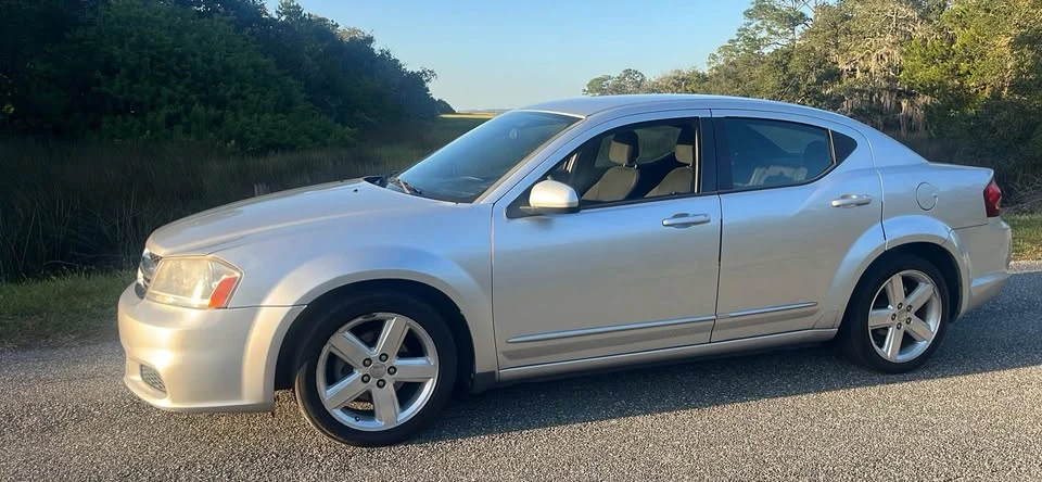 2011 Dodge Avenger Sedan - Image 7 of 13