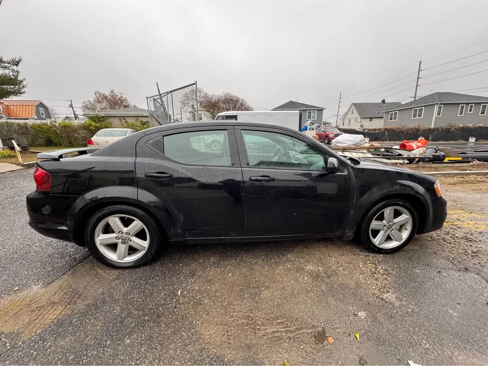 2011 Dodge Avenger Sedan - Image 5 of 9