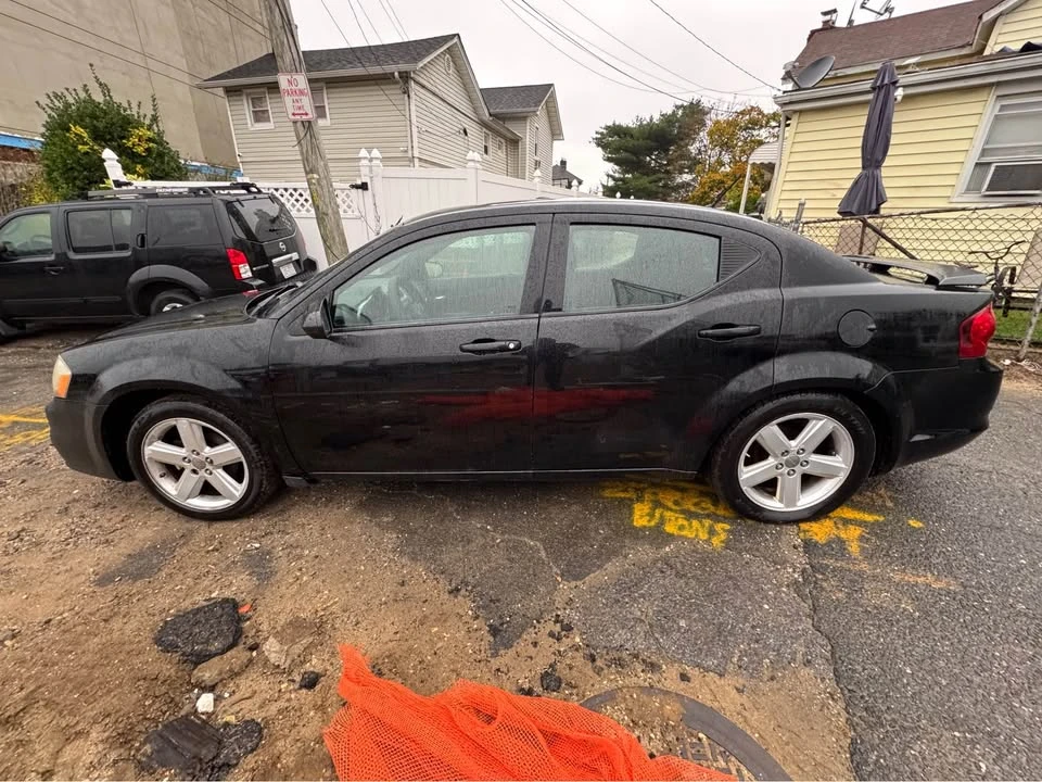 2011 Dodge Avenger Sedan - Image 6 of 9