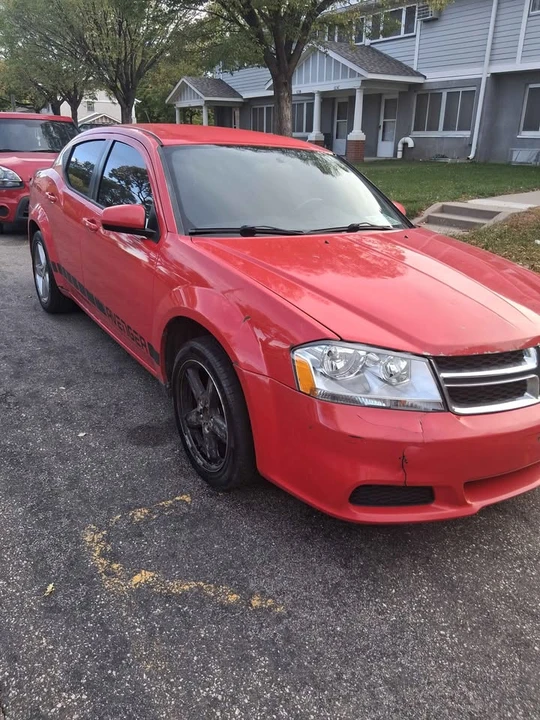 2011 Dodge Avenger Sedan - Image 2 of 11