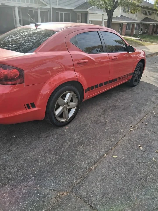 2011 Dodge Avenger Sedan - Image 8 of 12