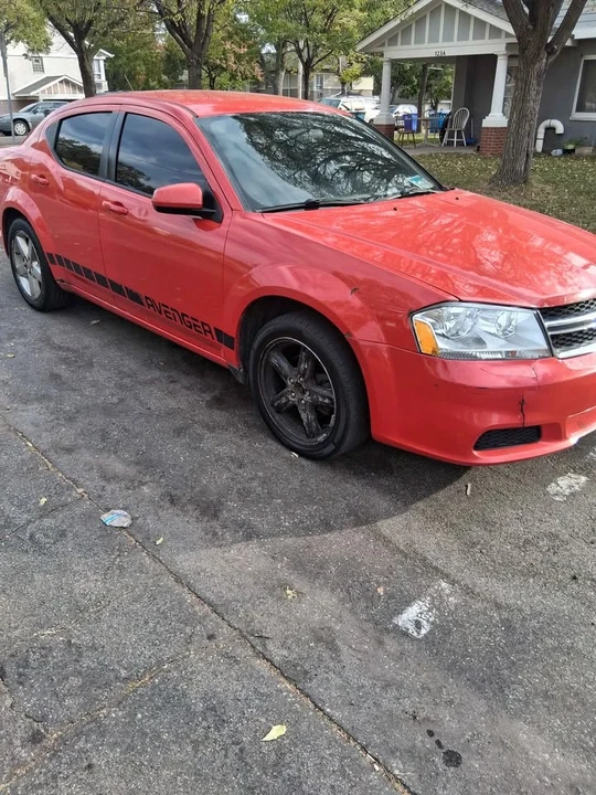 2011 Dodge Avenger Sedan - Image 2 of 12