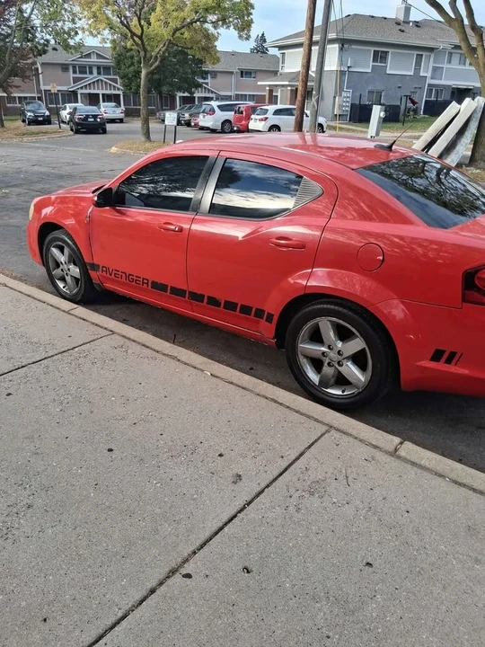 2011 Dodge Avenger Sedan - Image 4 of 12