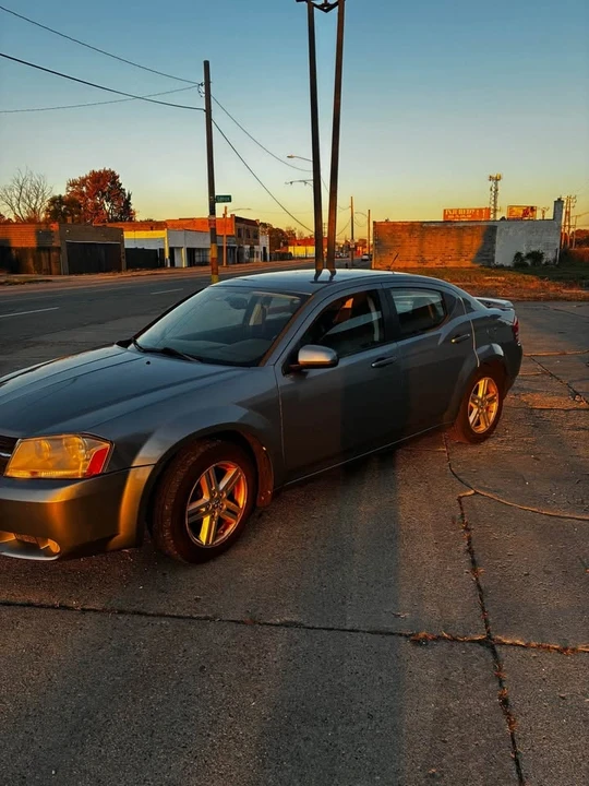 2011 Dodge Avenger Sedan - Image 2 of 14