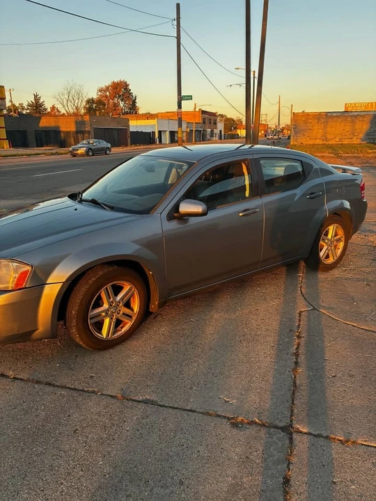 2011 Dodge Avenger Sedan - Image 5 of 14