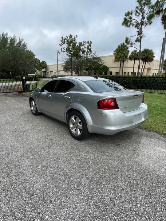 2011 Dodge Avenger Sedan - Image 4 of 5