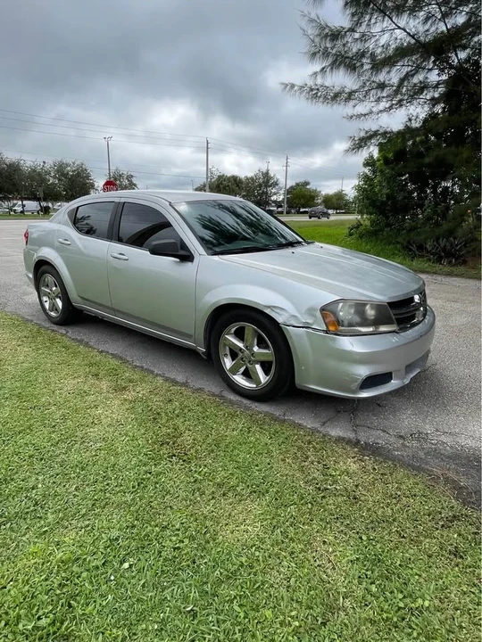 2011 Dodge Avenger Sedan - Image 2 of 5