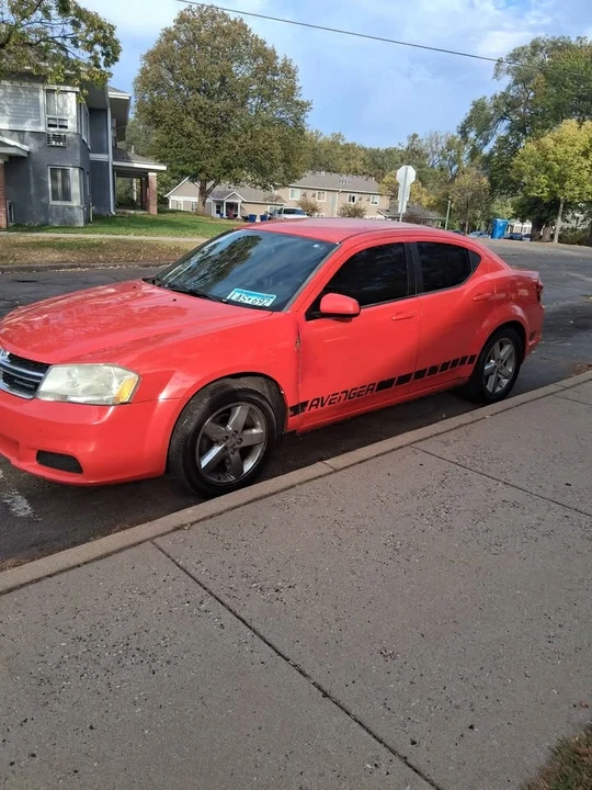 2011 Dodge Avenger Sedan - Image 8 of 11