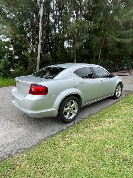 2011 Dodge Avenger Sedan - Image 3 of 5