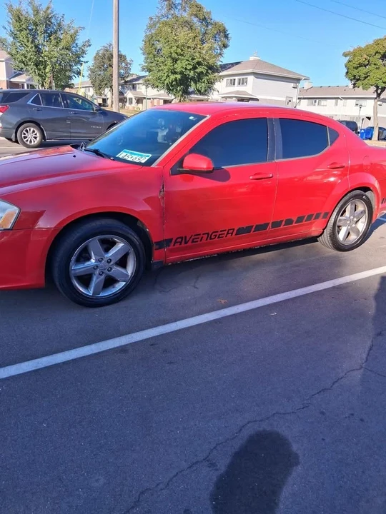 2011 Dodge Avenger Sedan - Image 2 of 5