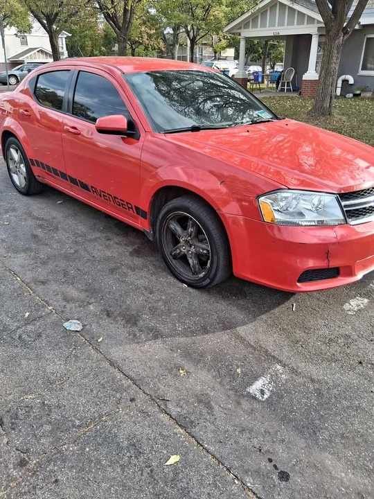 2011 Dodge Avenger Sedan - Image 2 of 11