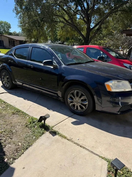 2011 Dodge Avenger Sedan - Image 2 of 2