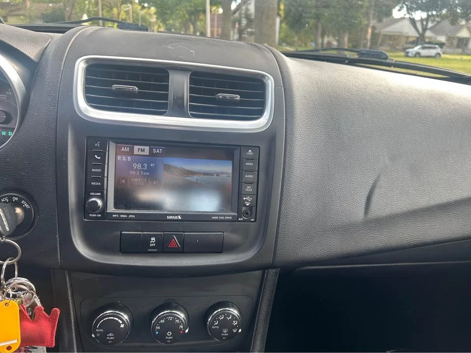 2011 Dodge Avenger Sedan - Image 2 of 8