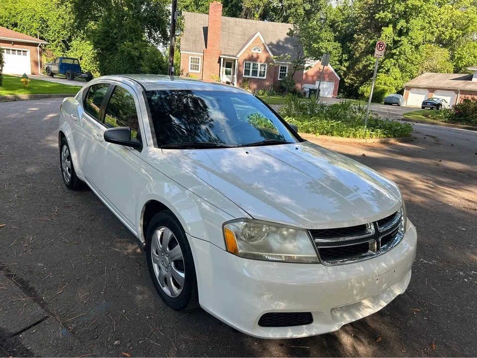 2011 Dodge Avenger Sedan - Image 3 of 10