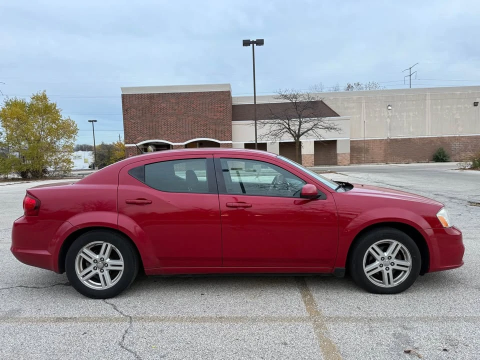 2011 Dodge Avenger Sedan - Image 5 of 13