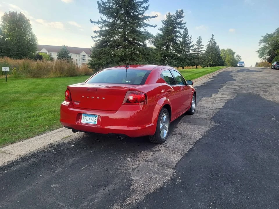 2011 Dodge Avenger Sedan - Image 2 of 11