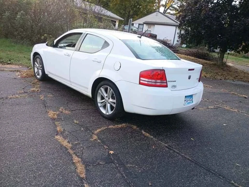 2011 Dodge Avenger Sedan - Image 14 of 16
