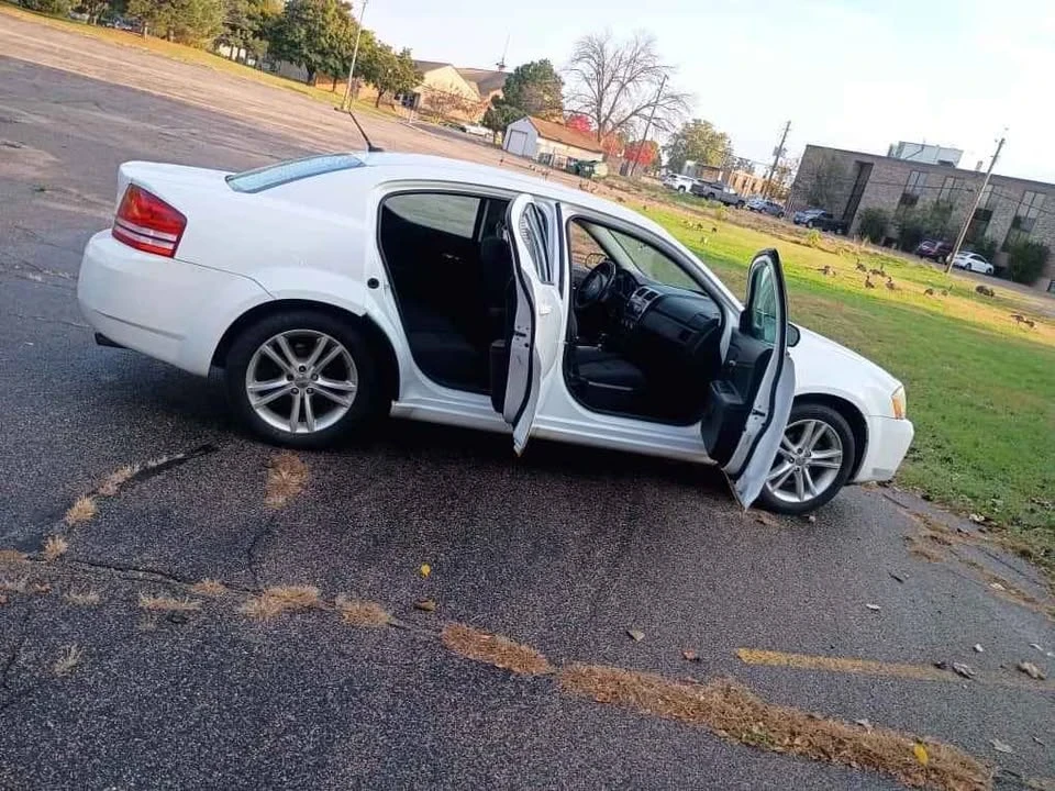 2011 Dodge Avenger Sedan - Image 16 of 16