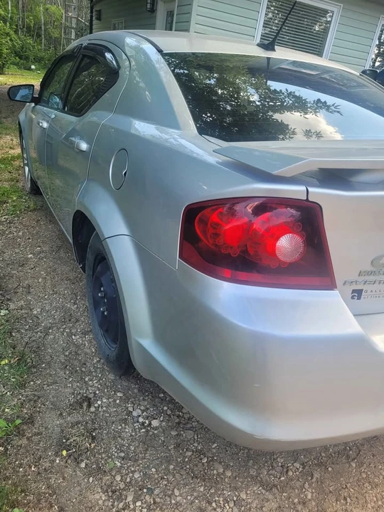 2011 Dodge Avenger Sedan - Image 6 of 10