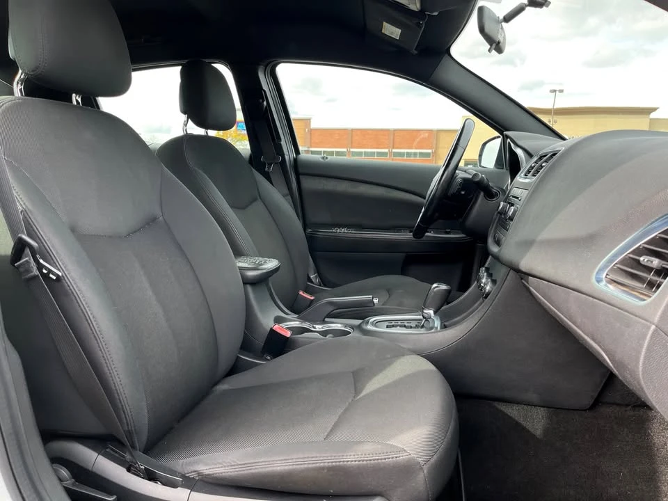2011 Dodge Avenger Sedan - Image 9 of 12