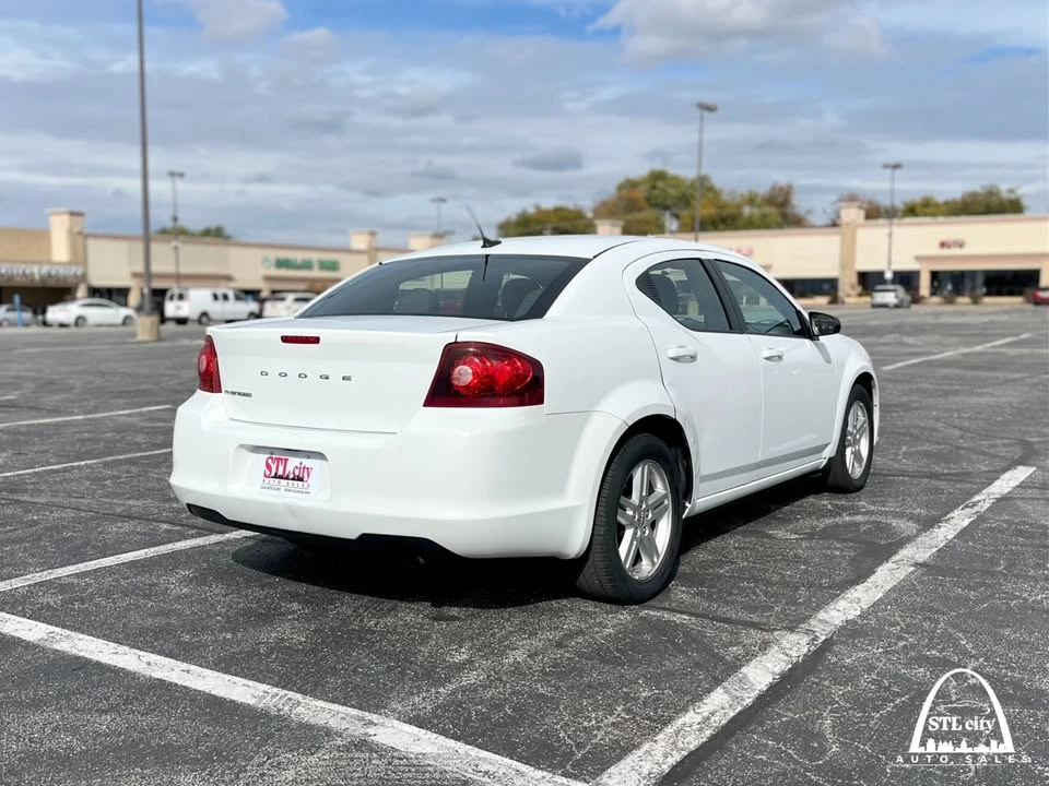 2011 Dodge Avenger Sedan - Image 4 of 12
