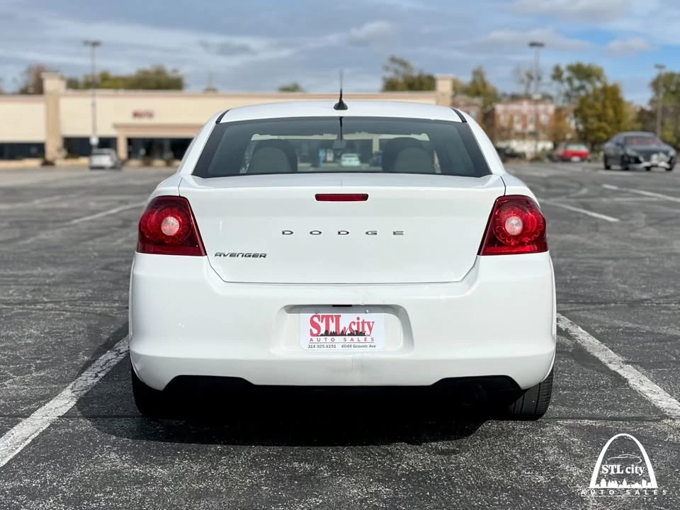 2011 Dodge Avenger Sedan - Image 5 of 12