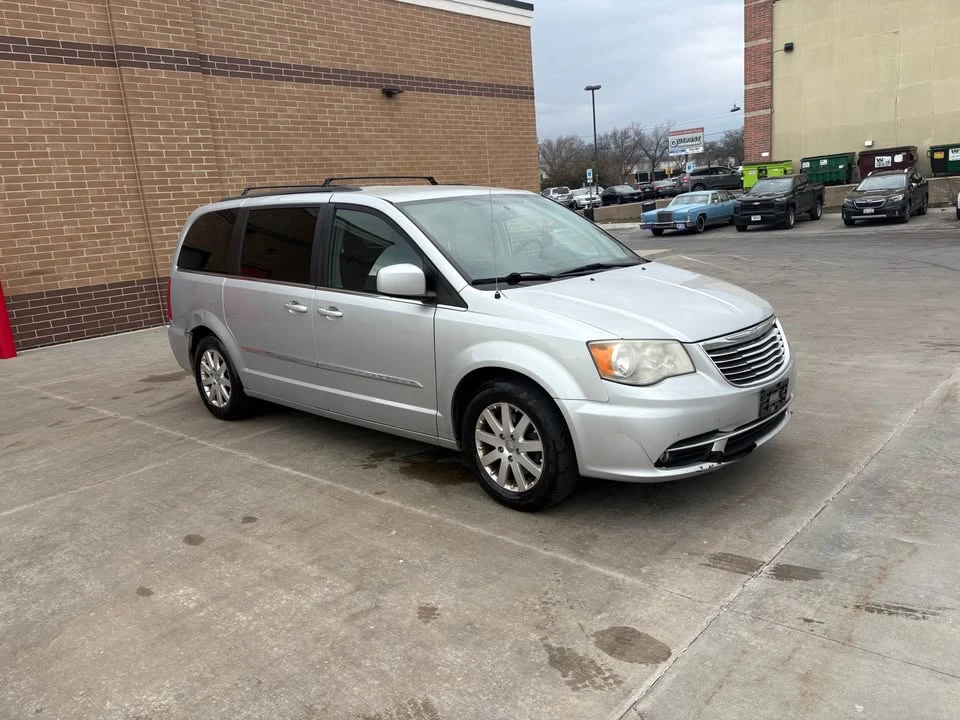 2011 Dodge Caravan - Image 2 of 10