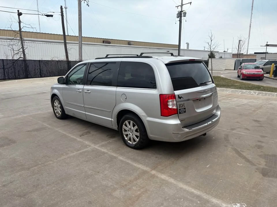 2011 Dodge Caravan - Image 4 of 10