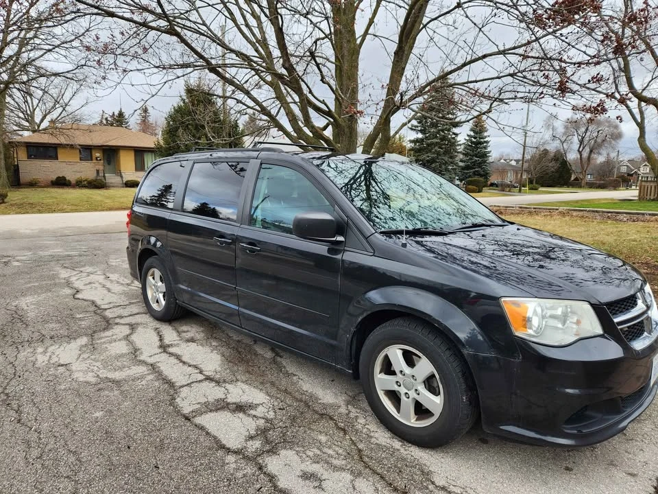 2011 Dodge Caravan - Image 3 of 8