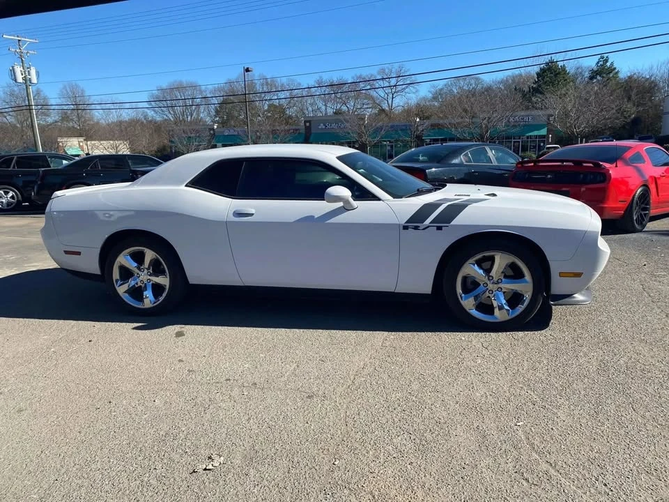2011 Dodge Challenger 3rd Gen - Image 4 of 13