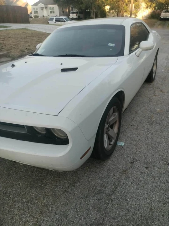 2011 Dodge Challenger 3rd Gen - Image 2 of 3