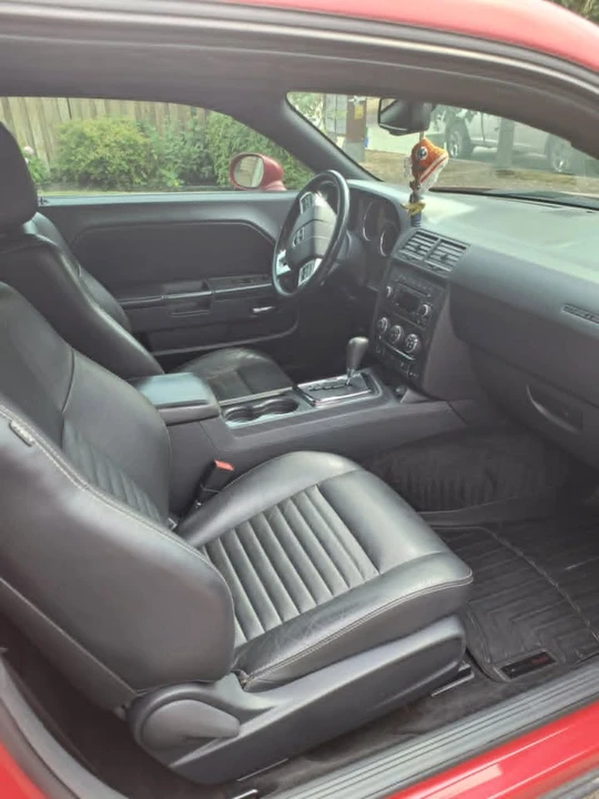2011 Dodge Challenger 3rd Gen - Image 6 of 10