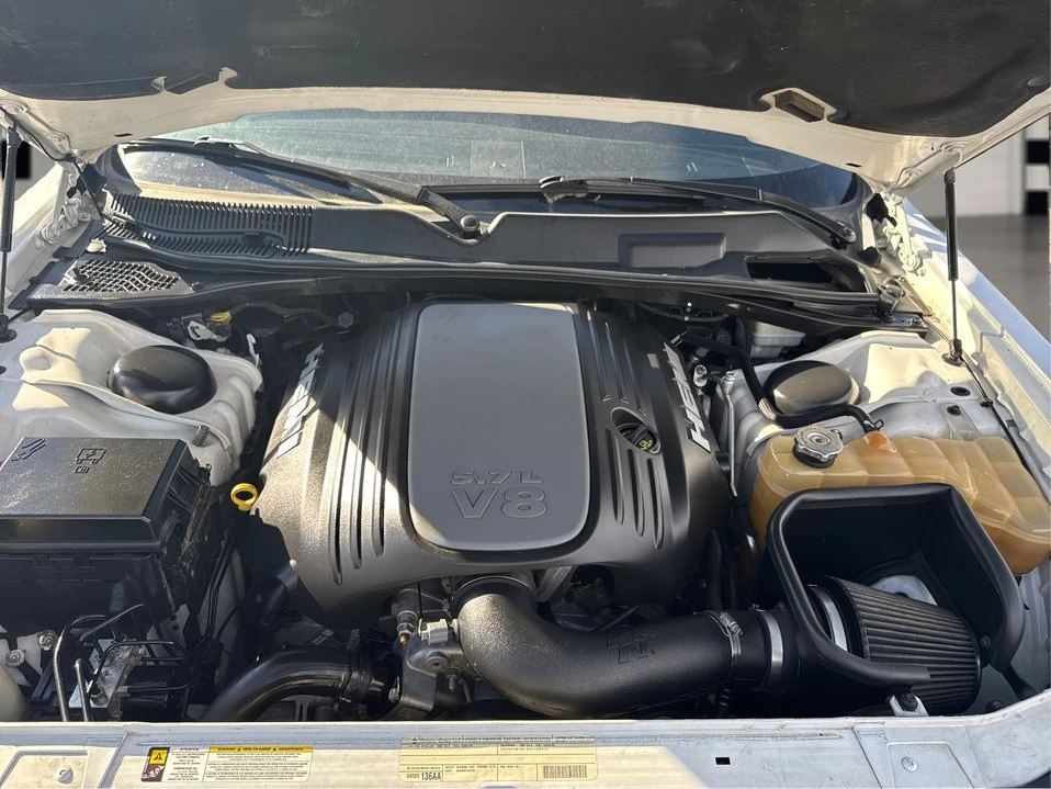 2011 Dodge Challenger 3rd Gen - Image 14 of 17