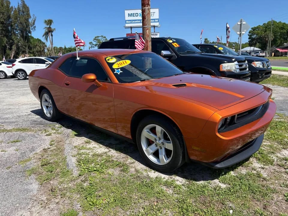 2011 Dodge Challenger 3rd Gen - Image 9 of 11