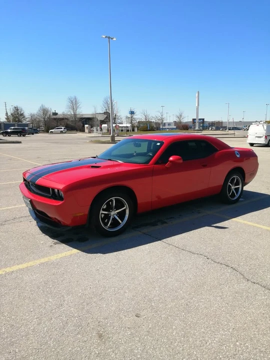 2011 Dodge Challenger 3rd Gen - Image 2 of 8