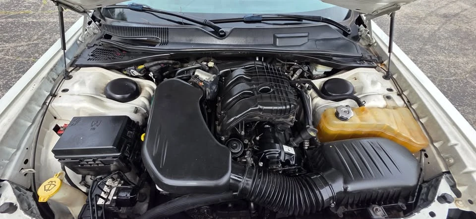 2011 Dodge Challenger 3rd Gen - Image 7 of 7